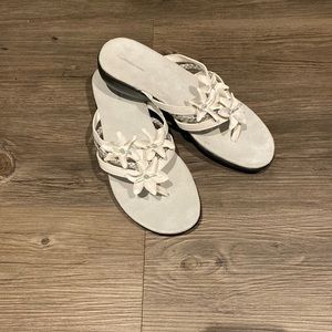 Croft and Barrow flip flop sandals